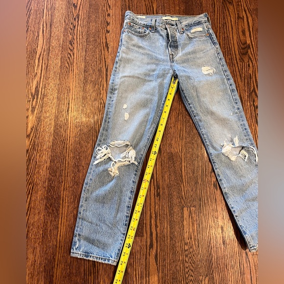 LEVI’S WEDGIE DISTRESSED STRAIGHT FIT JEANS - Picture 11 of 13
